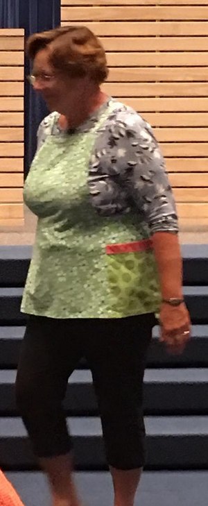 Linda's apron2